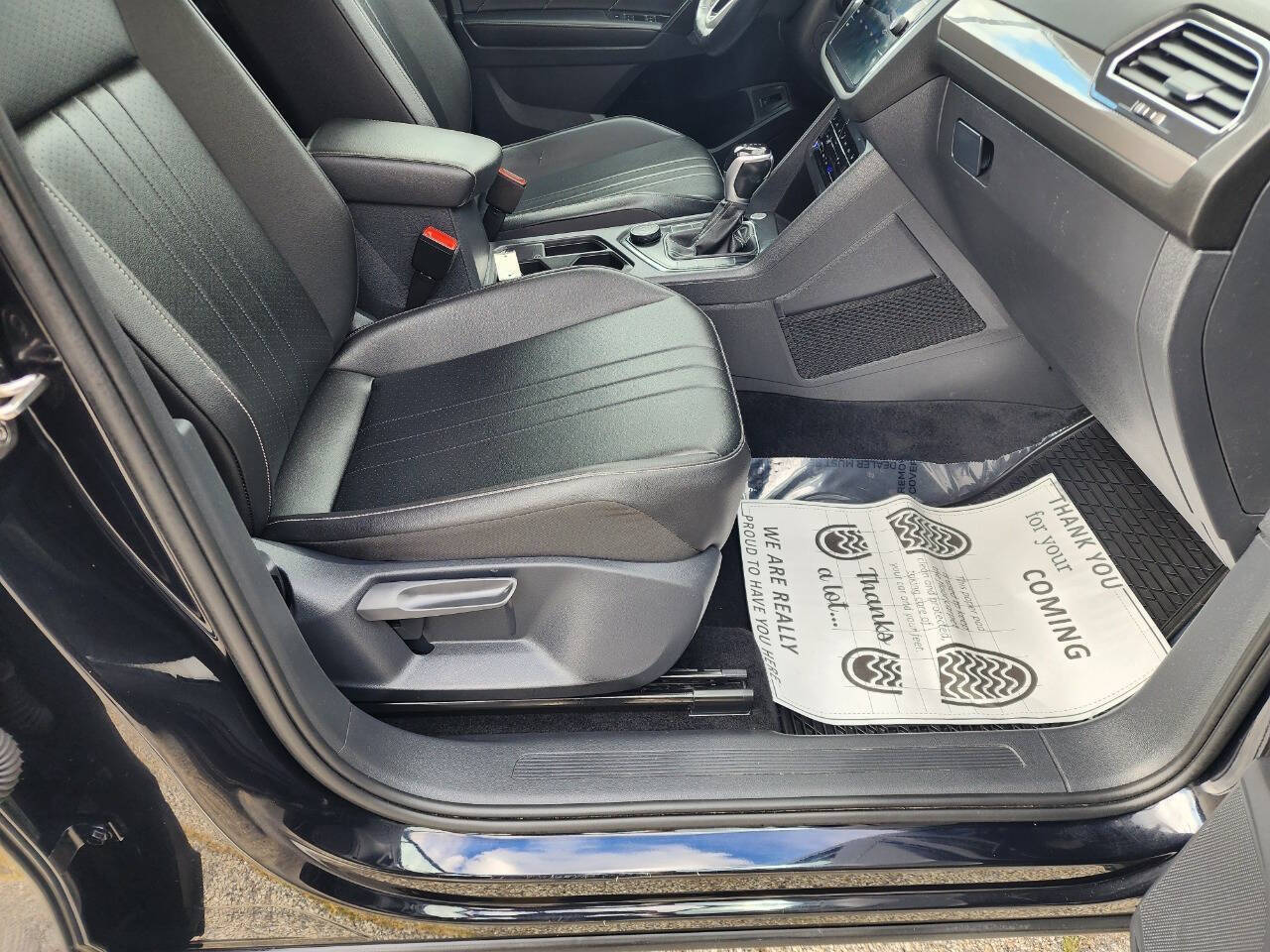 2022 Volkswagen Tiguan SE - Photo 42