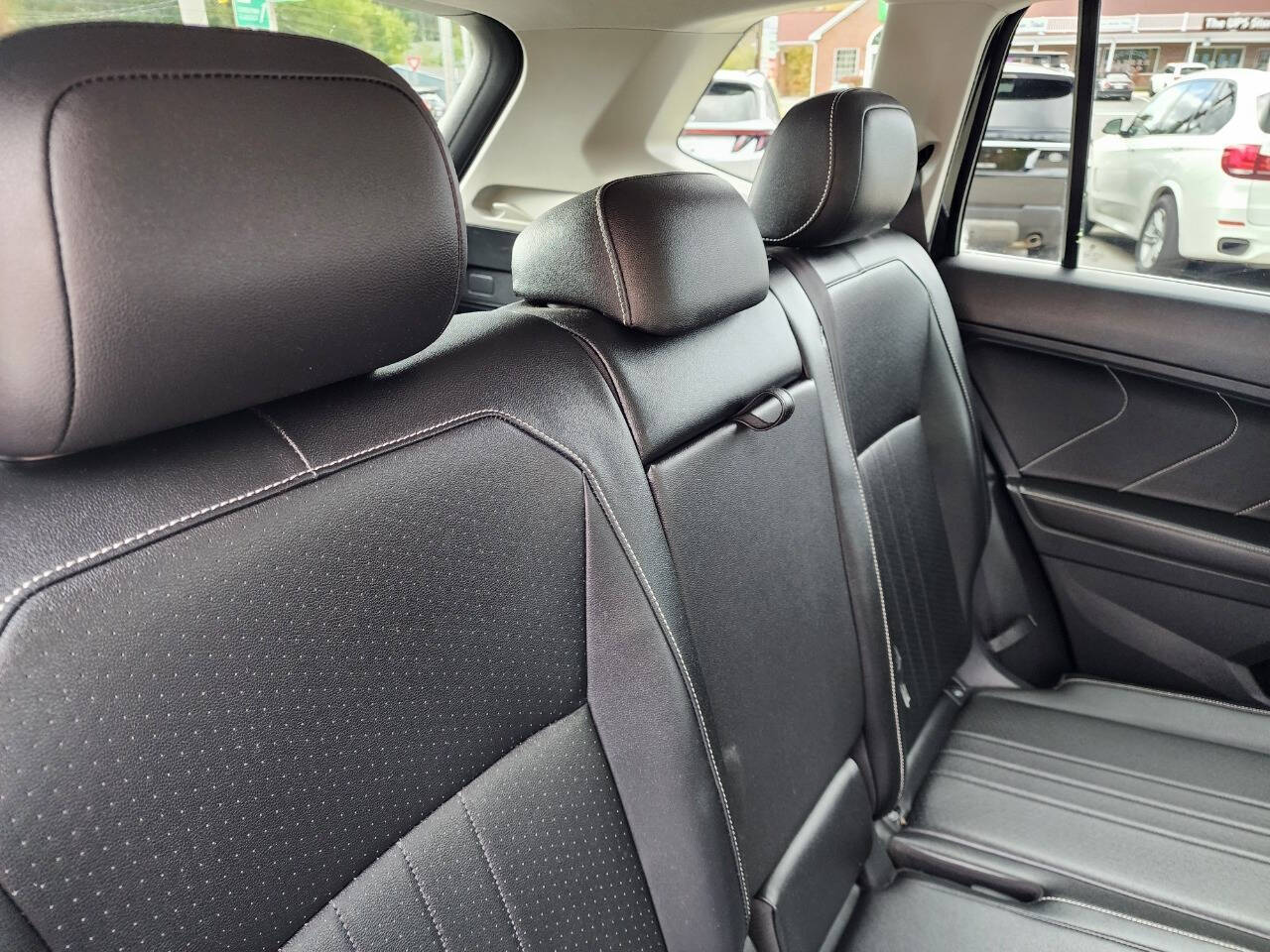 2022 Volkswagen Tiguan SE - Photo 38