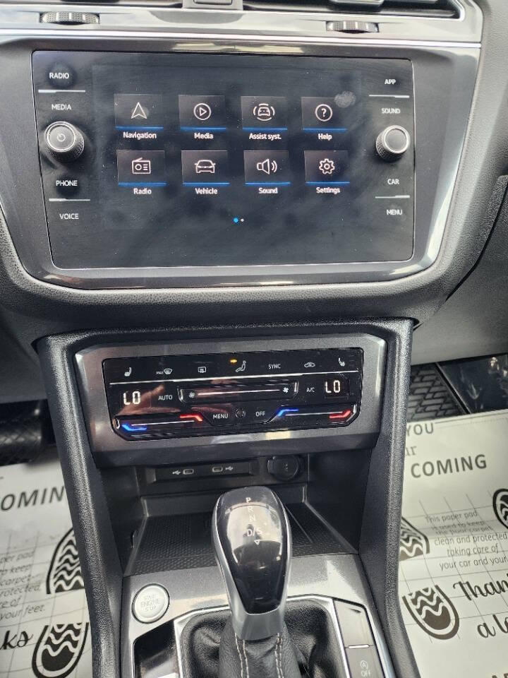 2022 Volkswagen Tiguan SE - Photo 13