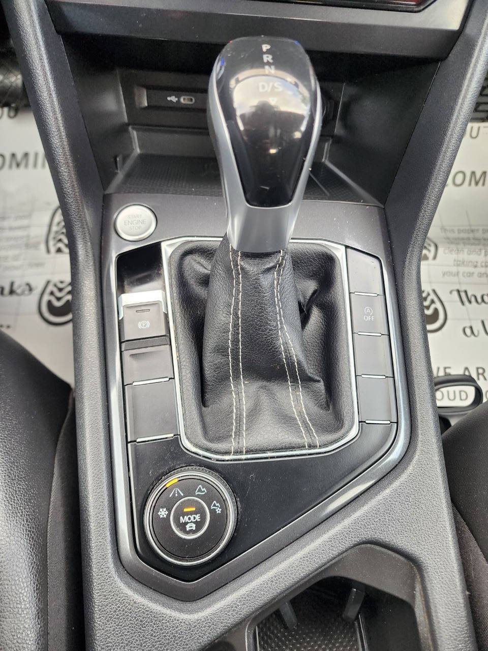 2022 Volkswagen Tiguan SE - Photo 16