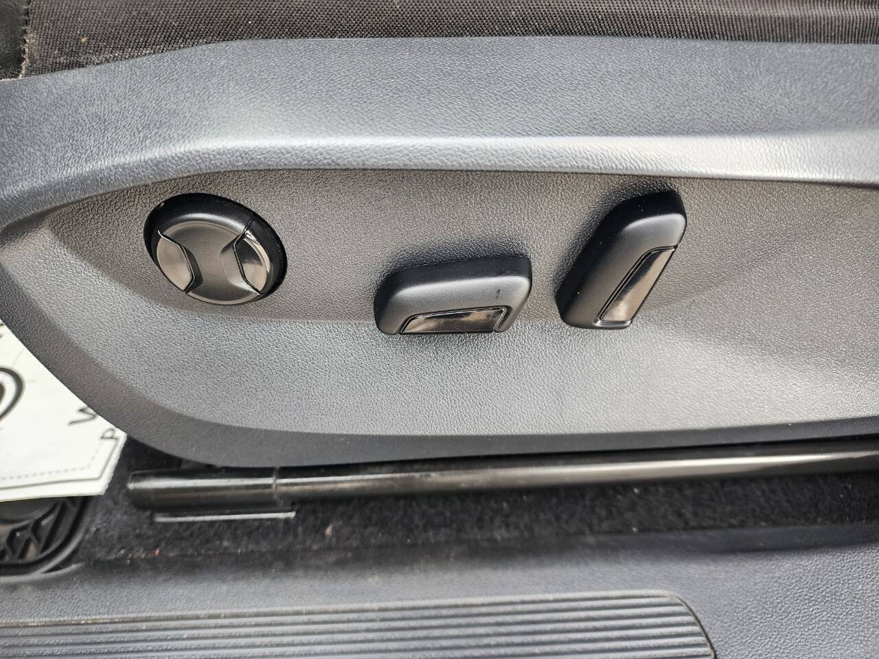 2022 Volkswagen Tiguan SE - Photo 20