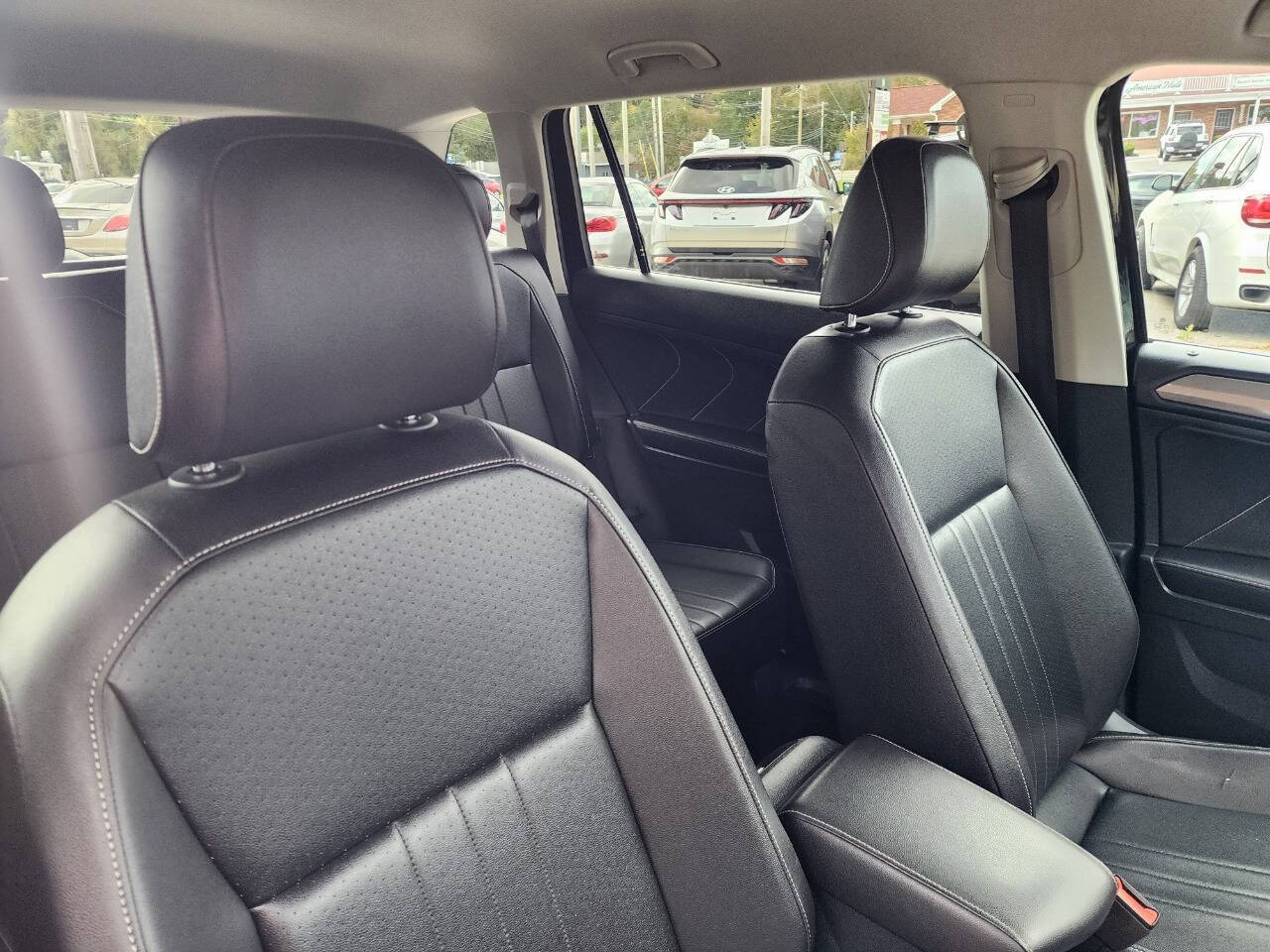 2022 Volkswagen Tiguan SE - Photo 48