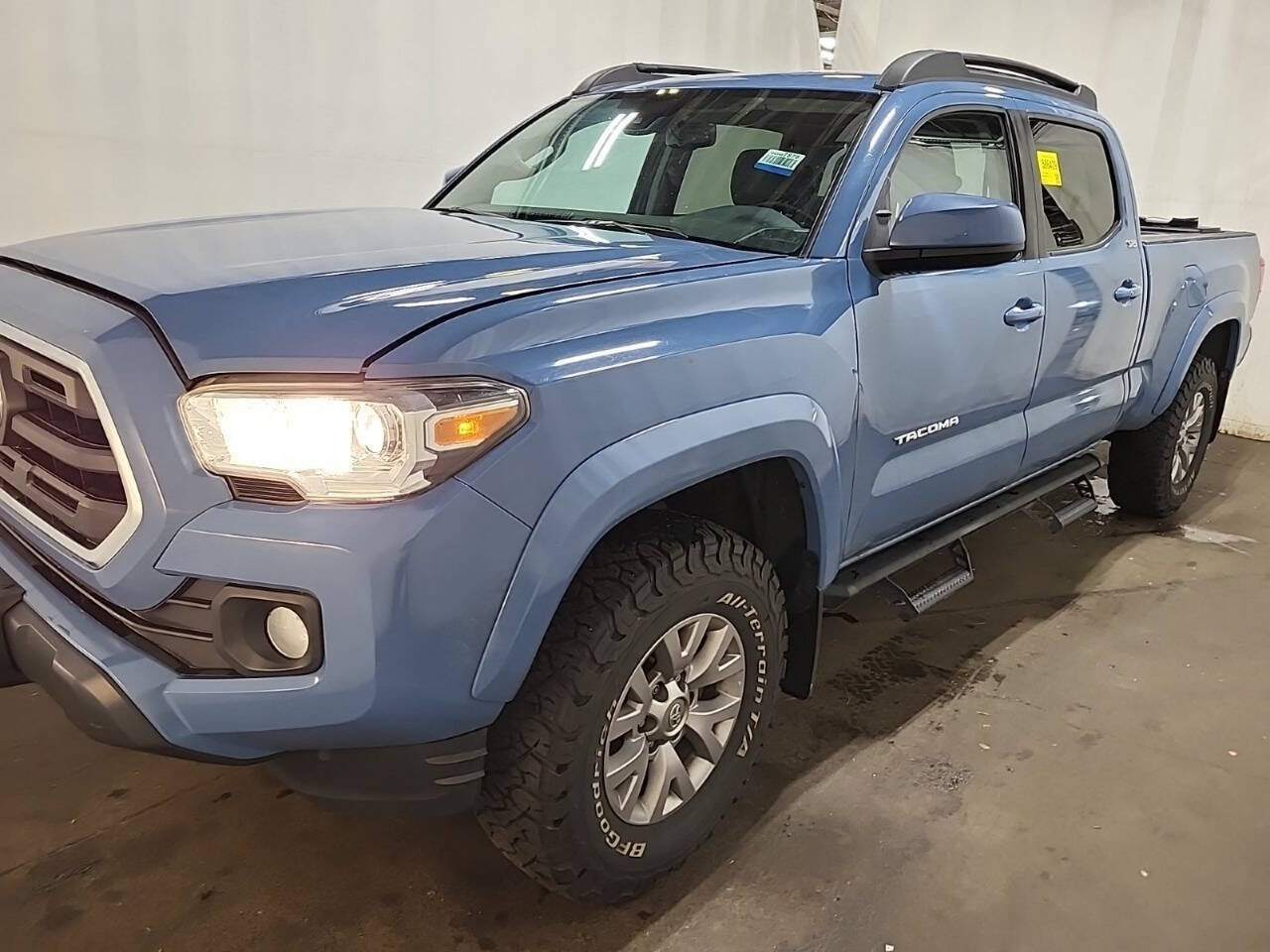 2019 Toyota Tacoma SR5 Double Cab 4WD V6 Auto LB's photo