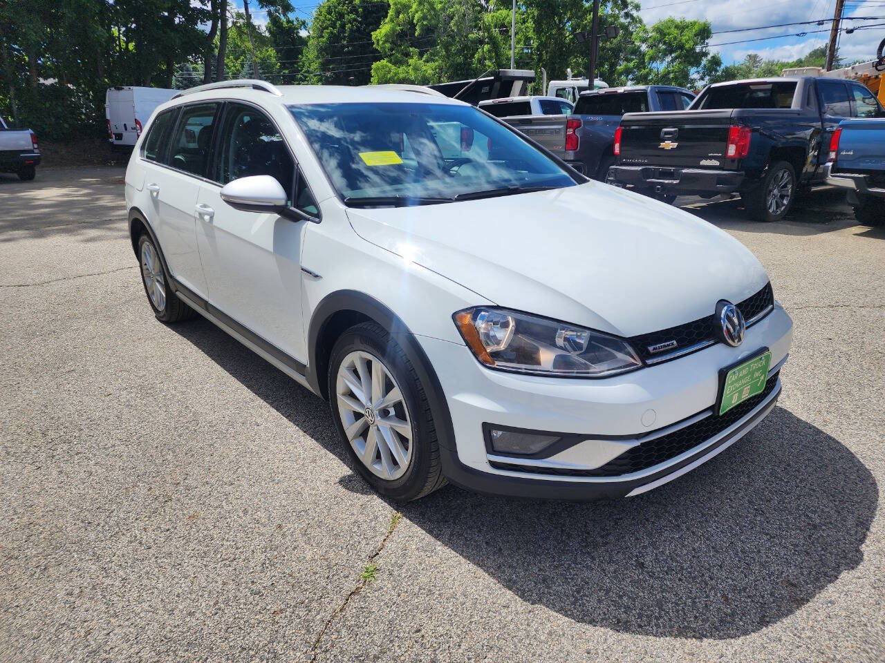 2017 Volkswagen Golf Alltrack TSI S 4Motion - Image 4