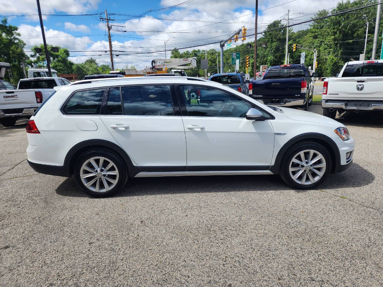 2017 Volkswagen Golf Alltrack TSI S 4Motion - Image 5