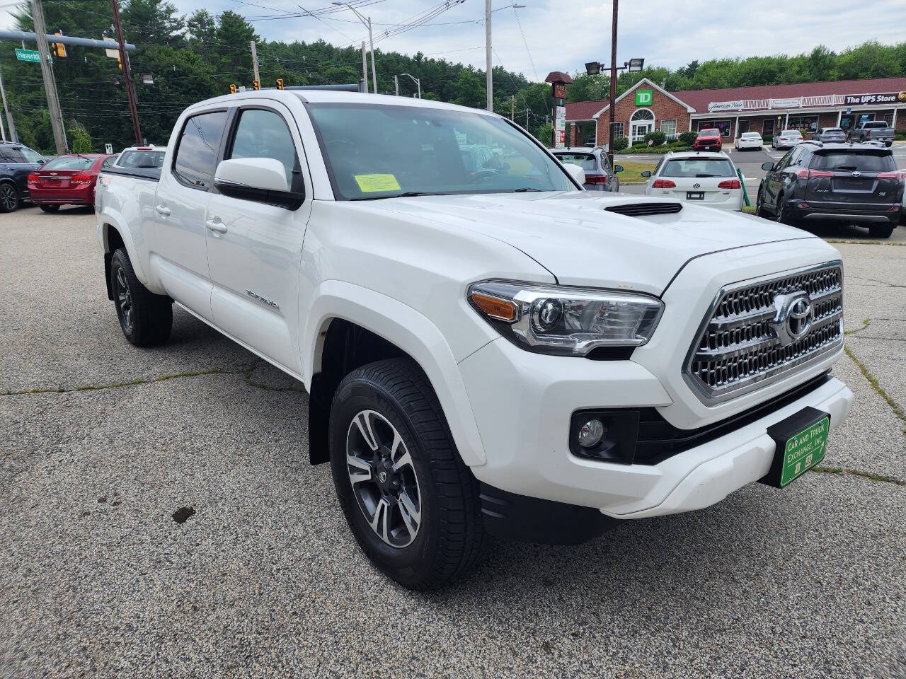 2017 Toyota Tacoma TRD Sport - Image 3
