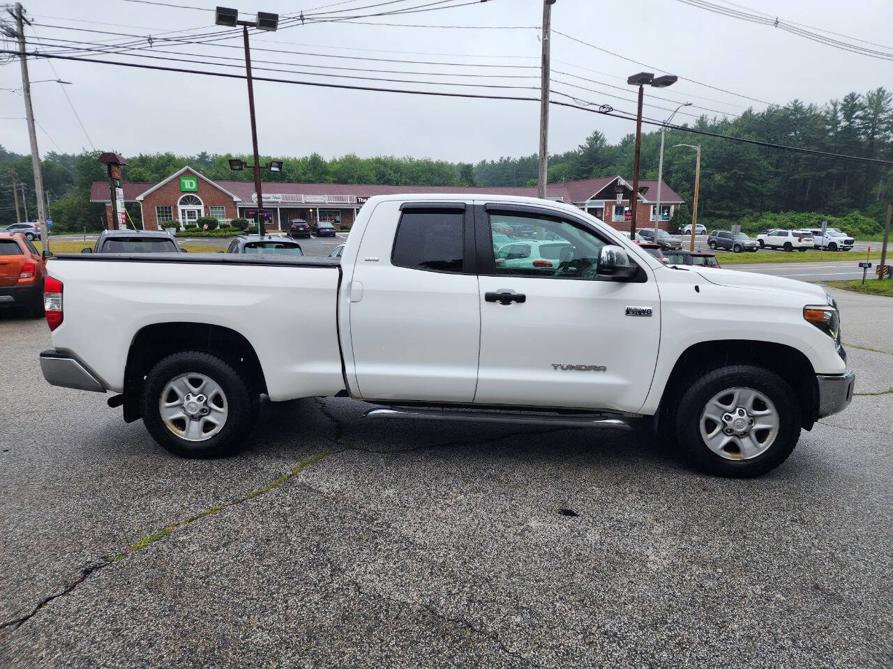 2018 Toyota Tundra SR5 - Image 5