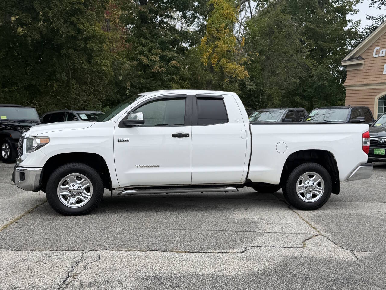 Photo 2 of 2018 Toyota Tundra SR5