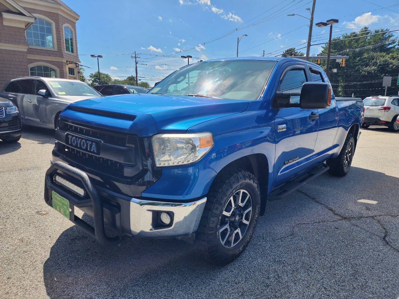 Photo 2 of 2017 Toyota Tundra SR5