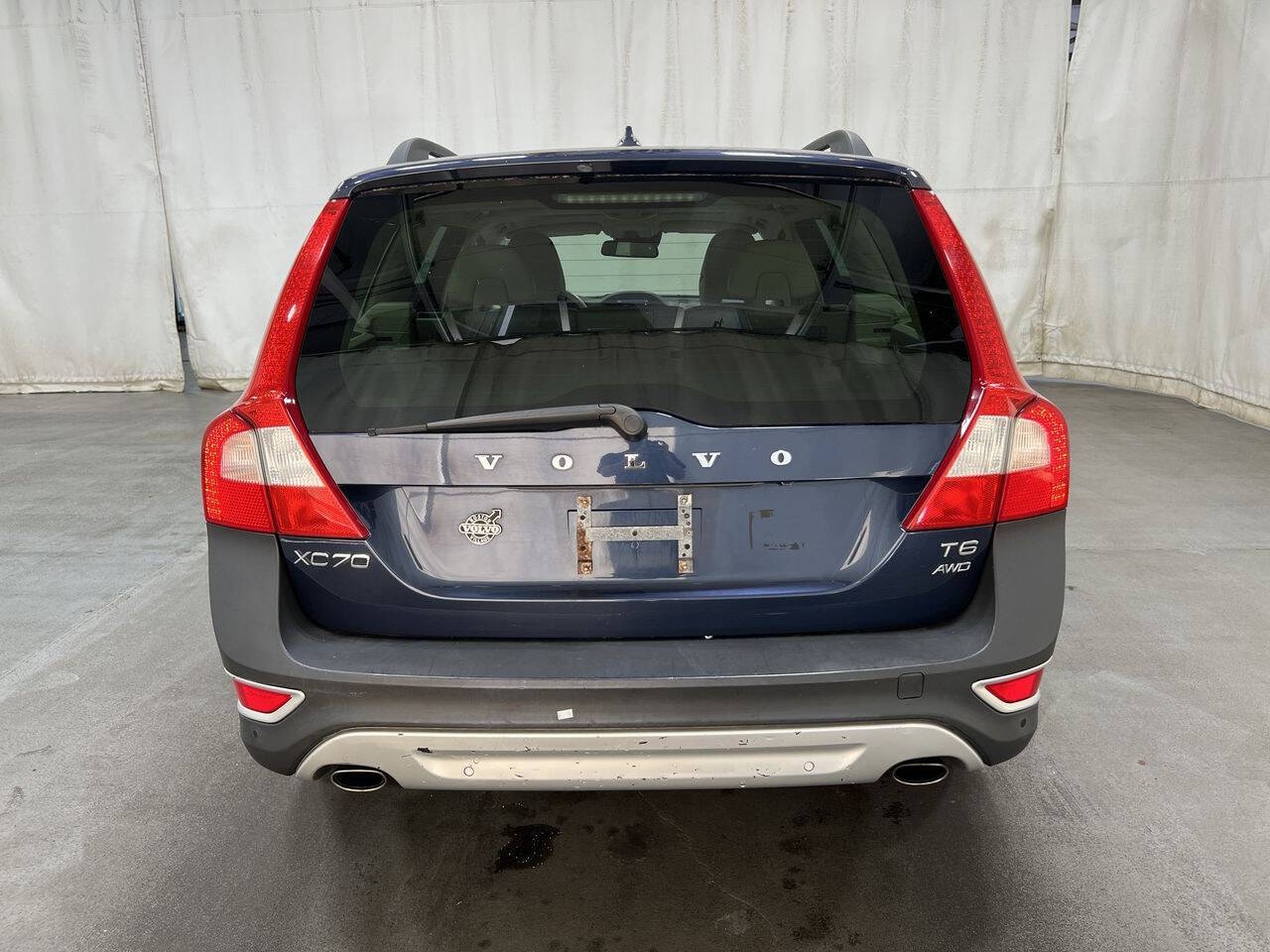 2012 Volvo XC70 T6 - Image 2
