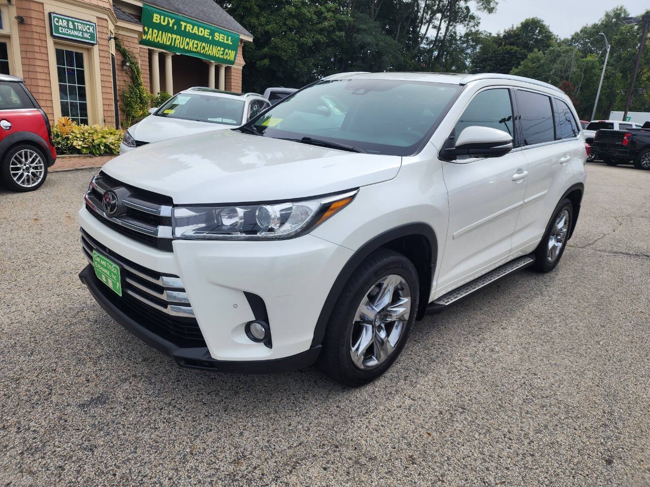 Photo 2 of 2018 Toyota Highlander Limited