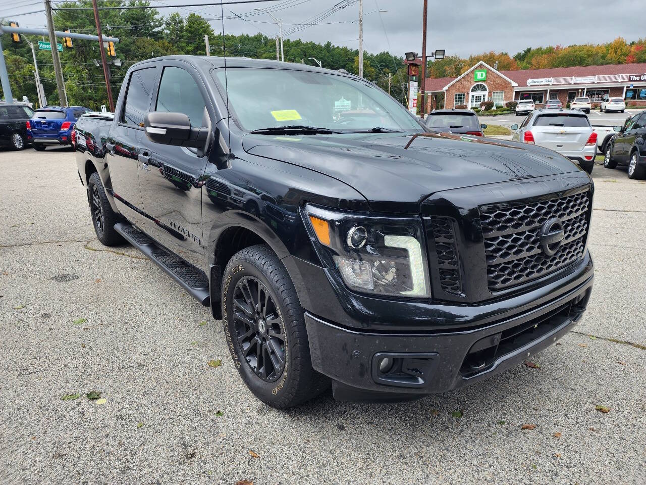 2019 Nissan Titan SV - Image 4