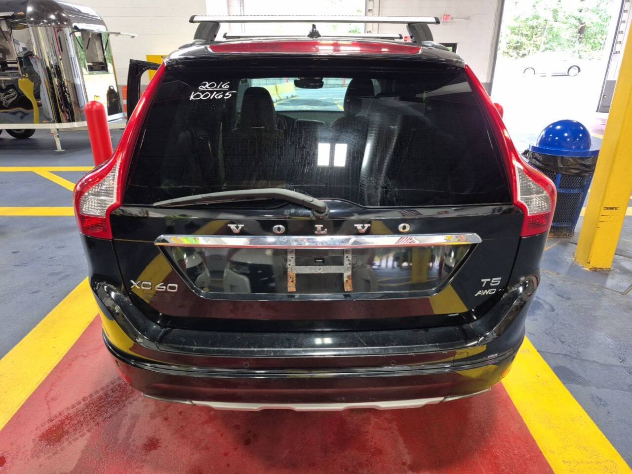 2016 Volvo XC60 T5 Premier - Image 2