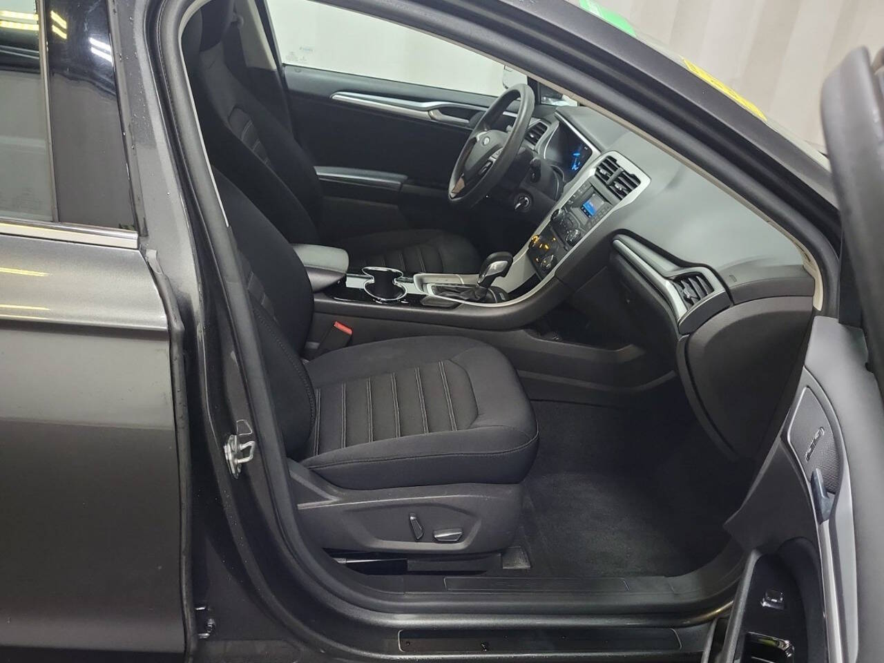 2015 Ford Fusion SE - Image 5