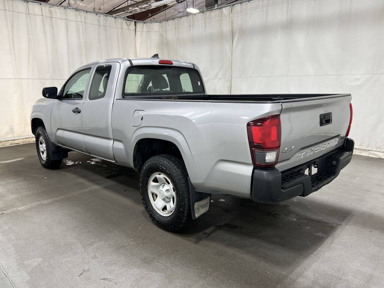 2018 Toyota Tacoma SR5 - Image 5
