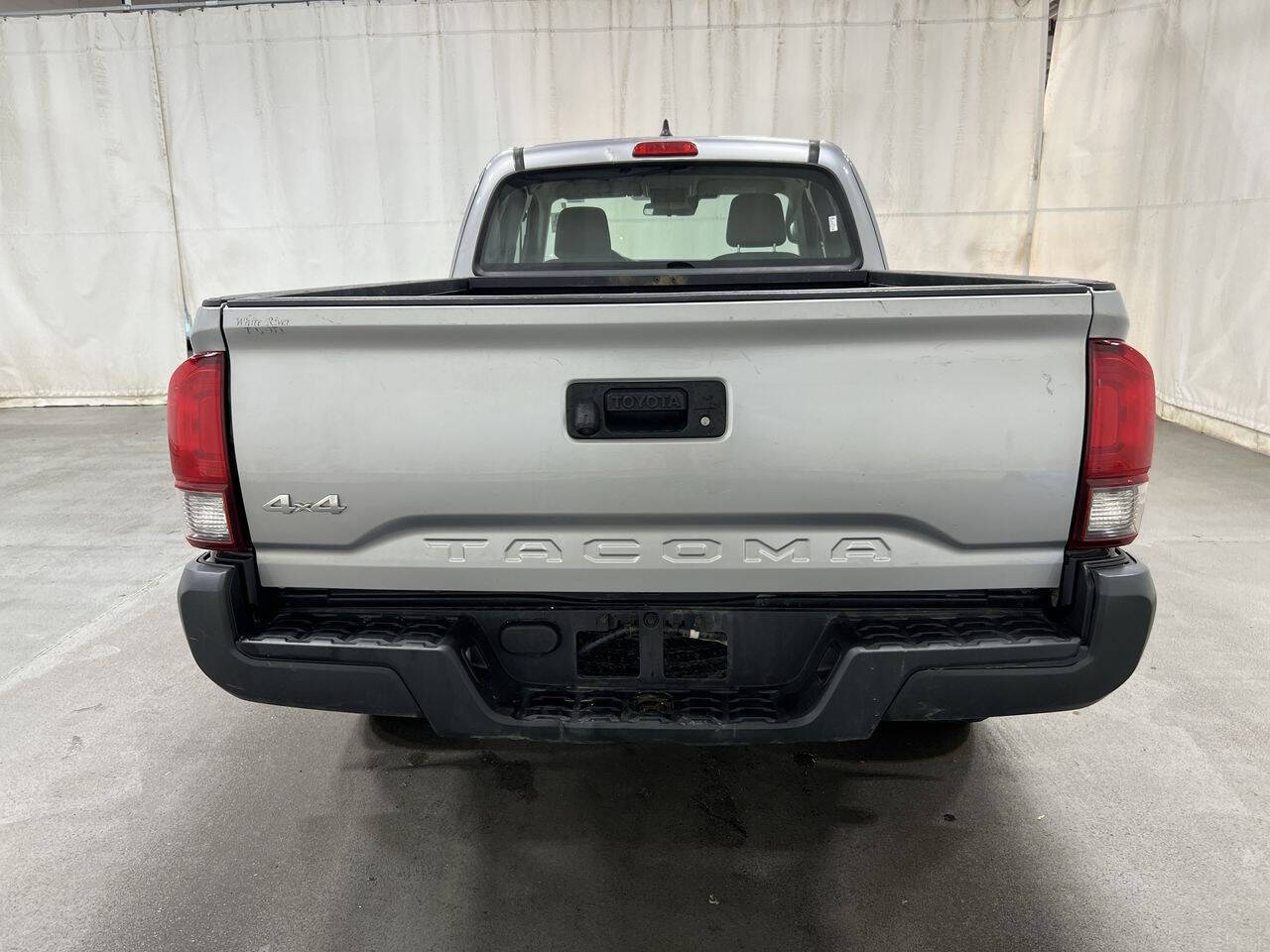 2018 Toyota Tacoma SR5 - Image 2