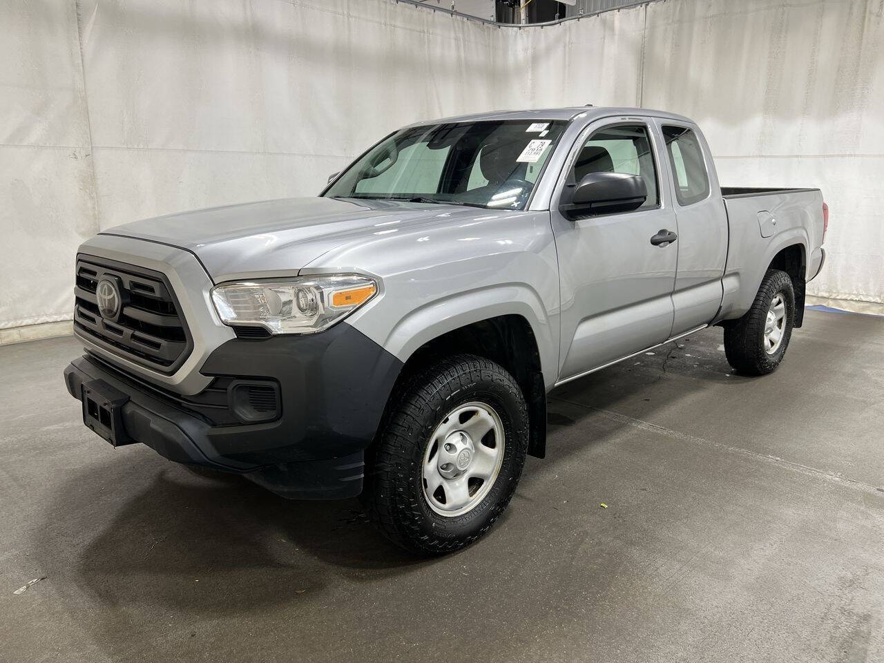 2018 Toyota Tacoma SR5 - Main Image